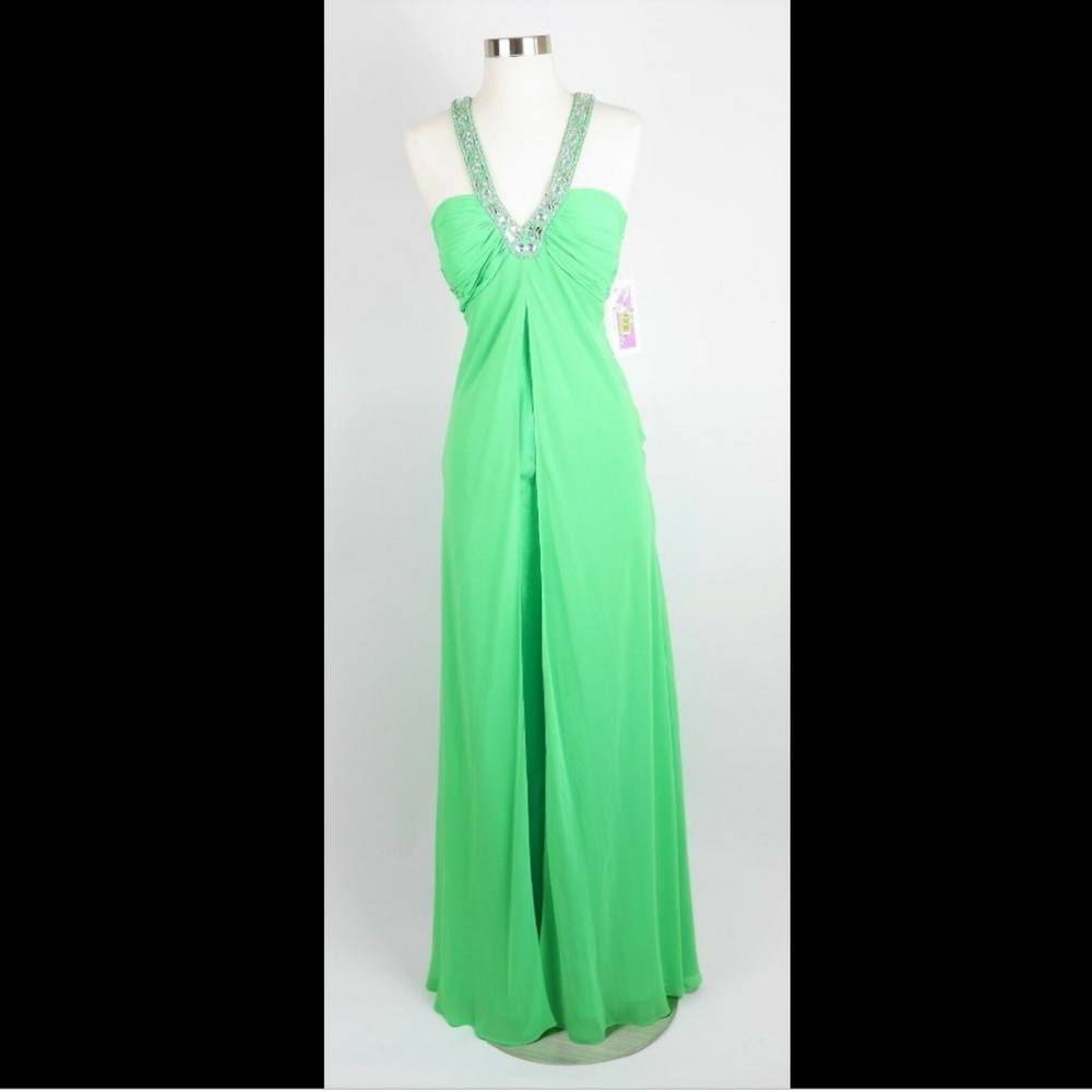 HAILEY LOGAN Adrianna Papell Green formal dress
